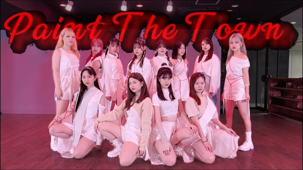 【インタビューあり】紅い月明りの下での美しいダンス Dance Cover LOONA PTT (Paint The Town) by 달(dal)