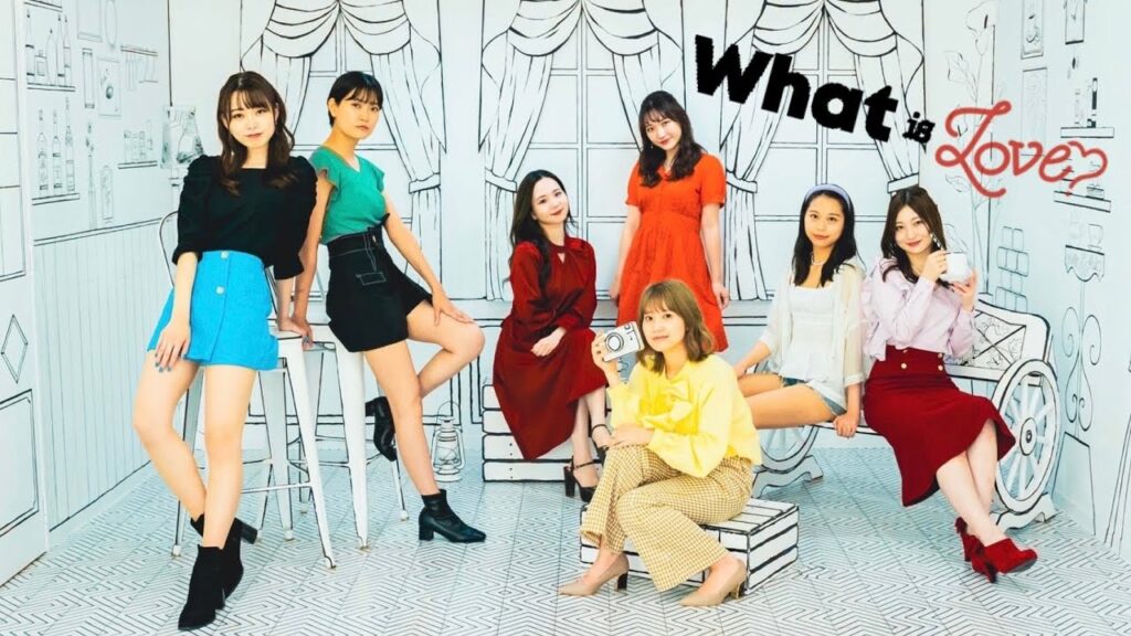 色鮮やで綺麗な作品！【Twice(트와이스) -What is Love】Dance cover by “Mimic Lady” 7人 ver.で踊ってみた!!【インタビューあり】